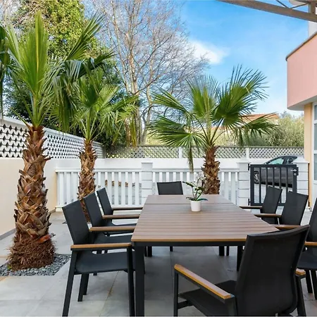 Apartment Palms Medulin